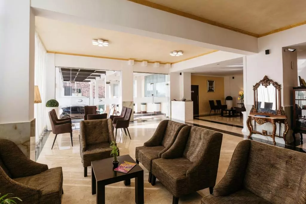 لابی هتل میریژ کلمبو